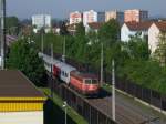 Altlack-1142 567 am R 3009 Salzburg–Linz, 1,5km vorm Hbf Wels [22.04.11, 09:31].