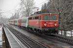 1142 564 (Flurli) berquert am 13.02.2013 mit Regionalzug 4020 die Mrzbrcke bei Kapfenberg Fachhochschule.