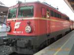 Die 1142 wartet im Bahnhof Wiener Neustadt auf die Abfahrt nach Mrzzuschlag