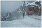 Winterwonderland Zauberberg - Durch den Krausel Tunnel schiebt 1142.575 einen Güterzug nach. 
Breitenstein 19.1.2013