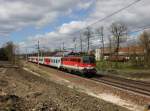 Die 1142 628 mit einem R nach Linz am 03.04.2015 unterwegs bei Kimpling.