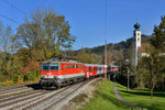 1142 658 mit einem REX nach Linz am 31.10.2016 in Wernstein am Inn. 