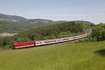 1144 083 mit EC158 bei Eichberg am 22.05.2017.