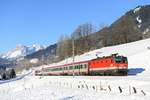 Am 28. Januar 2017 war die 1144.213 für den IC 513 nach Graz HBF eingeteilt. Aufgenommen werden konnte die Leistung bei Niedernfritz im Pongau. Im Bildhintergrund das Hochkönig Massiv.