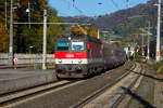 1144 247-4 zieht den IC 119 in den Bahnhof Dornbirn. Fahrtrichtung Arlberg. 15.10.17