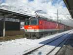 1144 205 und eine weitere 1144 ziehen einen Autoteilezug in den Bahnhof Schwaz um sich berholen zu lassen, am Ende schob die Innsbrucker 1144 211.
23.11.2008
