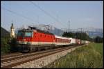 Nachdem die Innsbrucker 1144 228 (9181 1144 228-4) am Morgen einen Gterzug zum Brenner gebracht hat (ID 328223) ist sie nun im Abendlicht des 01.08.2009 mit einer RoLa, Trento - Regensburg-Hafen,