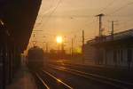 Thementag Gegenlicht: brutales Gegenlicht herrschte am Morgen des 09.02.2008 vor, kurz nachdem die Sonne ber dem Bahnhof Htteldorf aufgegangen war.
