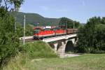 1144.101+099 als Tandem am Kohle-Leerzug 47050 am Payerbachgraben-Viadukt. 4.7.14