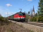 Die 1144 258 mit einem KLV-Zug am 19.04.2012 unterwegs bei Großkarolinenfeld.