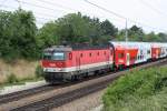 1144 222-7 am 02.August 2015 vor dem R 2319 bei Perchtoldsdorf.