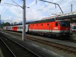 1144 204-5 mit S1 4242 (Villach Hbf - Klagenfurt Hbf - St. Veit a. d. Glan) am 3.9.2015 in Villach Hbf.