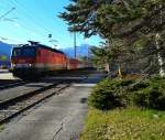 1144 249 mit R 4863 (Lienz - Spittal-Millstättersee) am 6.11.2015 bei der Abfahrt in Dellach im Drautal.