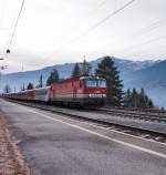 1144 125-2 mit einem Verstärkungszug für der EC 114  Wörthersee .
Aufgenommen am 2.1.2016 bei der Durchfahrt in Penk.