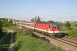 Einer der wenigen nicht Railjet-Schnellzüge auf der Südbahn ist D-459 der mit 1144.249 am 21.4.16 Pfaffastätten durchfährt.
