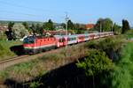 Am 20. April 2016 hatte die 1144.113  Sonny Boy  die Aufgabe, den REX 2178 von Wien Franz-Josefs-Bahnhof nach Sigmundsherberg zu befördern. Der Zug bestand aus sechs Wagen der Gattung 21-73 und dem dazugehörigen Steuerwagen 80-73, auch bekannt als Inlandsreisezugwagen,  lange Schieren  oder CityShuttle. Hier wird es wohl bald zu einem Generationenwechsel kommen, der CityJet soll auf der FJB verstärkt eingesetzt werden. Noch ist es aber nicht so weit und man kann den Flair der ÖBB der späten 1990-er im Wein- und Waldviertel einfangen.