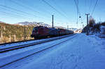 1116 168-6  Vegatrans & Rail Cargo Group  und 1144 105-4 durchfahren mit dem EKOL den aufgelassenen Bahnhof Loifarn.
Aufgenommen am 15.2.2017.