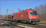 OBB 1216 147 zieht Autozug durch Maribor-Tabor Richtung Koper Hafen. /1.3.2021