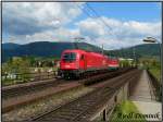 1216 142 und eine 1142 fahren als Lokzug aus der Traktion Villach ber die Draubrcke in Richtung Hauptbahnhof. 03.05.2008