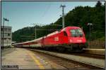 1216 233 mit dem wie so oft verspteten EC 101 im Bahnhof Leoben. 02.08.2008