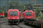 1216 001 (E190 001) erreicht mit einem Lokzug den Bahnhof Kufstein.