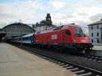 8.4.2012 18:27 BB 1216 240 mit einem Expresszug (Ex) nach Brno hl.n. im Startbahnhof Praha hl.n.. 