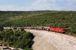 1216 146 + 1216 145 mit einem Autozug am 10.08.2014 in Hrastovlje.