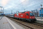   Die ÖBB Taurus III 1216 017 / E 190 017  (A-ÖBB 91 81 1216 017-4) mit dem DB-ÖBB EuroCity EC 83 München - Verona P.N.