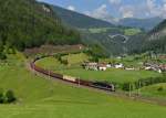 1216 025 schiebt G 44203 zum Brenner hoch.