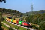 Die ÖBB Vectron 1293 071 ist mit einem Containerzug von Richtung Ungarn nach Ljubljana kurz nach Dankovci.