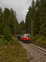 Am 29.09.2021 war E14 der NVOG (als BB 1099.014) mit ihrem Zug auf dem Weg nach Mariazell. Gerade wurde der Kienbachtunnel durchfahren.
