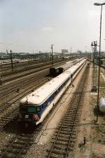 4010/6010 002 am 16. August 1988 hinterstellt im Vorfeld des Mnchner Hauptbahnhofs, bis er am Abend wieder nach Wien fhrt.