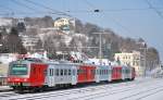 Wieder mal war auf der S40 eine 4020 Garnitur eingeteilt und ist hier in Form von 4020 294 in Wien Nussdorf am 8.2.2012 zu sehen.