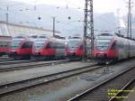 Talent-Parade im Innsbrucker Hauptbahnhof. Gleich vier ET 4024 des VVT (VerkehrsVerbundesTirol) sind in Reih und Glied aufgestellt.
15.02.08