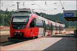 4024 084 wartet als R 5110, von Innsbruck Hbf nach Rosenheim, in Kundl auf Fahrgste. (05.07.2008)
