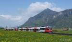 4024 076 und ein weiterer 4024 sind am 03.05.13 als RB nach Telfs-Pfaffenhofen bei Niederaudorf unterwegs.