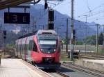 4024.070 als SB 5113 (S1-Schnellbahnzug Telfs-Pfaffenhofen - Innsbruck Hbf - Wörgl Hbf - Kufstein) fährt am 12. Juli 2015 gerade am Bahnsteig 3 in Wörgl Hauptbahnhof ein und wird nach vierminütigem Planaufenthalt nach Kufstein weiterfahren.