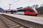 4024 123-4 als S1 4225 (Friesach - Lienz) am 27.1.2016 beim Halt in Greifenburg-Weißensee.