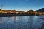 4024 117-6 legt als S1 4241 (Friesach - Lienz) einen Halt in Berg im Drautal ein.
Aufgenommen am 3.10.2016.