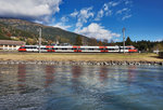 4024 111-9 hält als S1 4244 (Lienz - Friesach) in Berg im Drautal.
Aufgenommen am 27.10.2016.