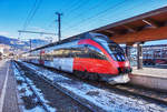 4024 122-6  Sonnenstadt Lienz  wartet in Lienz, auf die Abfahrt als S1 4244 nach Friesach.
Aufgenommen am 19.1.2017.