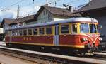 1965 und 1974 bauten die Montafonerbahnen zwei ex-DB VT 63 (905 und 907) in die ET 10.103 und 104 um, im August 1982 steht einer dieser formschönen Triebwagen im Bahnhof Bludenz abfahrbereit nach