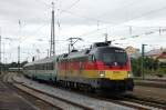 Als wrde der Eurocity, den 1116 036-3  Deutschland  hinter sich in den Bahnhof Rosenheim zieht, nie aufhren...