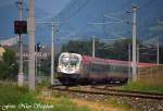 Bundesheer-Taurus 1116 246-8 legt sich mit BB EC 111 Mnchen Hbf. - Klagenfurt Hbf. elegant in die letzte Kurve vor dem Hauptbahnhof Villach (sterreichurlaub 10.08.09)

