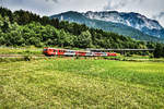 Nachschuss von der S4 4816 (Hermagor - Villach), nahe Nötsch.
Zuglok war 2016 059-5.
Aufgenommen am 4.7.2018.

Leider ist es mit dieser schönen Dieselstrecken-Idylle bald vorüber, denn ab Montag den 9.7.2018 wird die Gailtalbahn bis 11.11.2018 gesperrt sein (abgesehen für den Güterverkehr).
In dieser Zeit wird dann mit den Elektrifizierungsarbeiten begonnen.
Zwar wird es auch nach dieser Sperre, bis hin zur nächsten Sperre von 8.7. und 14.12.2019 noch Dieselbetrieb geben, jedoch leider schon mit hässlichen grauen Betonmasten :-(

<a href= http://www.gailtalbahn.at/  rel= nofollow >www.gailtalbahn.at/</a>
<a href= https://www.facebook.com/vereingailtalbahn/  rel= nofollow >www.facebook.com/vereingailtalbahn/</a>