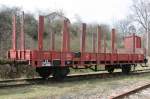 Gterwagen 381040 wartet in Waldkirchen an der Thaya auf sein weiteres Schicksal. (17.4.2006)