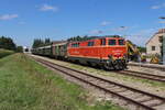 Der letzte Bahnhof vor Retz von Drosendorf kommend ist Niederfladnitz.
Hier steht die 2143 070 mit dem R16971 von Drosendorf kommend und wartet auf die Weiterfahrt nach Retz.