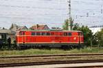 NLB 2143 070-7 am 31.August 2018 vor dem SR 17060 von Wien Meidling nach Retz (und weiter nach Drosendorf) im Bahnhof Jedlersdorf.