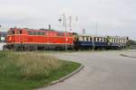 NLB 2143 070-7 am 11.September 2015 mit dem SR 17331 auf dem Verbindungsgleis zwischen Landesbahnhof und Staatsbahnhof in Mistelbach.