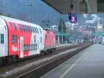 BB Taurus zieht einen Personenzug aus Lindau nach Bludenz  Als die Gterzuglokomotiv-Baureihe 152 fr die Deutsche Bahn 1996 gebaut und ausgeliefert wurde, waren neben 170 Stck fr die Deutsche Bahn